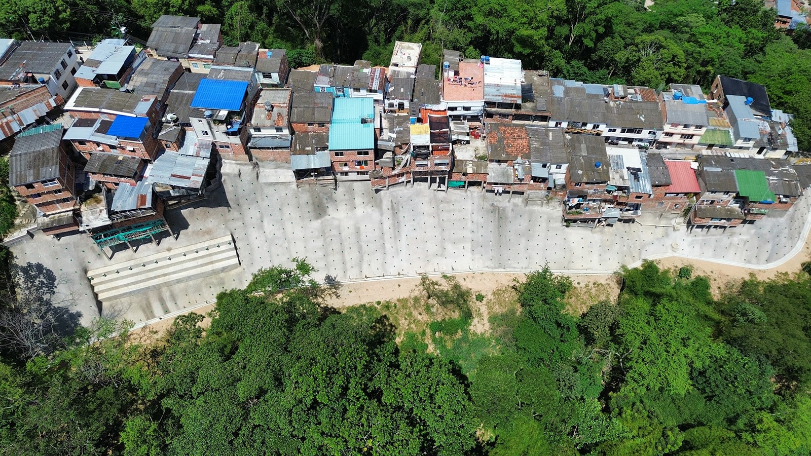Obra para mitigación de riesgos en Cordoncillos II